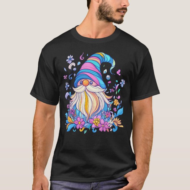 Bunter Gnom im Blumengarten T-Shirt (Vorderseite)