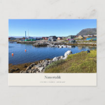 Bunter Hafen von Nanortalik im Sommer
