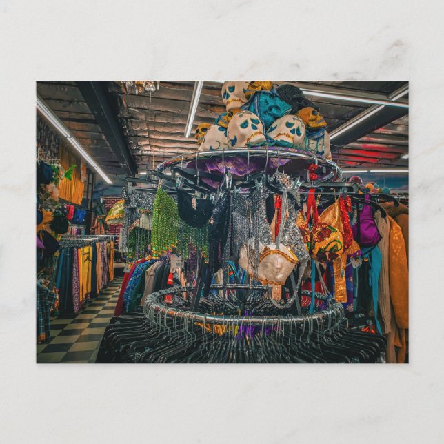 Bunter Kostümshop  Postkarte (Vorderseite)