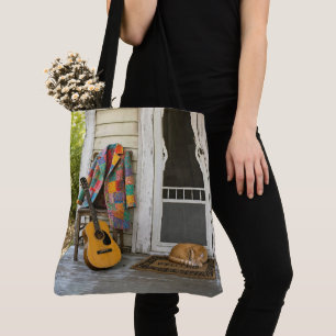 Bunter Mantel mit Gitarre und Katze