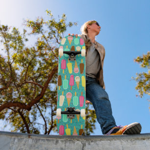 Buntes Eiscrememuster Sommer Skateboard