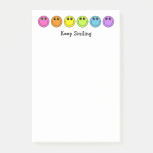 Buntes Emoji stellt behalten das Lächeln gegenüb Post-it Klebezettel