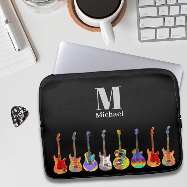 Buntes Gitarren-Monogramm Laptopschutzhülle (Funky guitar pattern on black personalized monogram music teacher guitarist musician performer )
