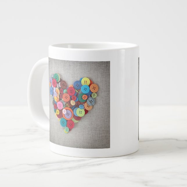 Buntes Knopf-Herz Jumbo-Tasse (Vorderseite Links)