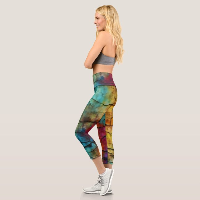 Buntes modernes abgenutztes abstraktes Monogramm Capri Leggings (Links)