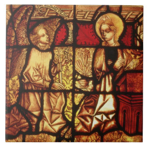 Buntglasfenster, welches die Ankündigung, G Fliese