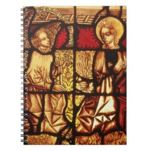 Buntglasfenster, welches die Ankündigung, G Notizblock