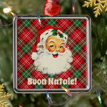 Buon Natale Italian Christmas Santa Red Kariert Ornament Aus Metall<br><div class="desc">Tauchen Sie ein in das Urlaubssaison-Ambiente mit unserem Buon Natale Vintagen Santa Kariert Square Ornament. Dieses bezaubernde Stück besticht durch ein festlich rotes kariertes Muster, das eine gemütliche und nostalgische Atmosphäre hervorruft. Die Vintage Santa-Illustration verleiht dem Hotel eine Touch zeitlosen Urlaubscharmes und macht es zu einer angenehmen Ergänzung zu Weihnachtsbaum...</div>