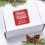 Buon Natale Merry Christmas Quadratischer Aufkleber<br><div class="desc">Niedliches italienisches Weihnachtsgeschirr für Ihren gemeinsamen Aufenthalt. Anpassung: Fügen Sie unten Ihren Familiennamen hinzu oder ändern Sie die Nachricht.</div>