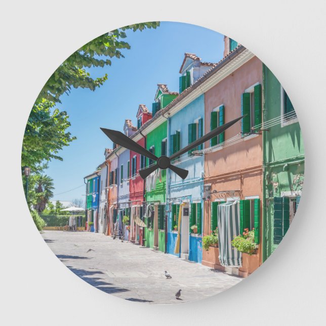 Burano bringt Wanduhr unter (Vorderseite)