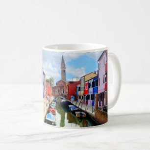 Burano, Italien - farbenfrohe Häuser und Bootkanal Kaffeetasse