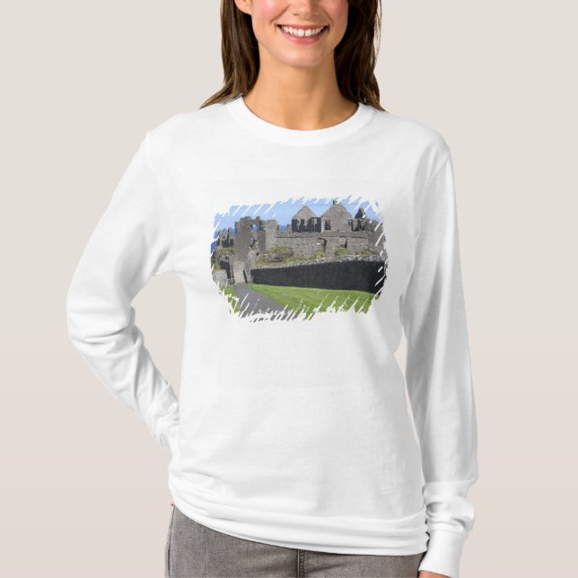 Burg Dunluce nahe Bushmills und Portrush, 2 T-Shirt (Vorderseite)
