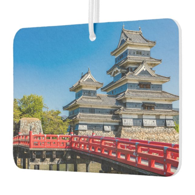 Burg Matsumoto und Brücke Autolufterfrischer (Links)