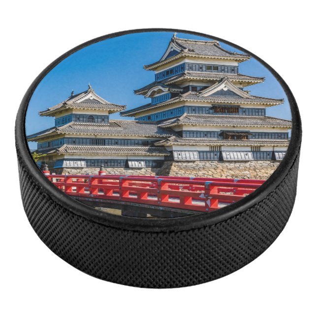 Burg Matsumoto und Brücke Eishockey Puck (3/4)