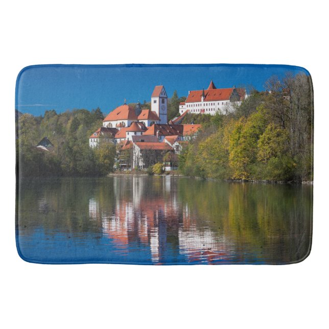 Burg und Abby am Fluss Badematte (Vorderseite)