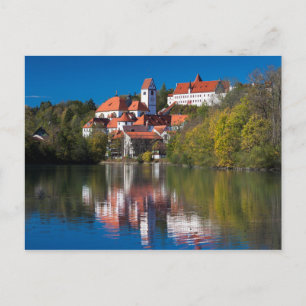 Burg und Abby am Fluss Postkarte