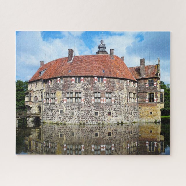 Burg Vischering Castle Deutschland. Puzzle (Horizontal)