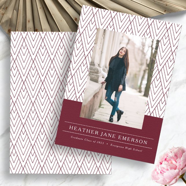 Burgund-Abschluss Ankündigung (Burgundy Photo Graduation Announcement by Painted Paperie
)