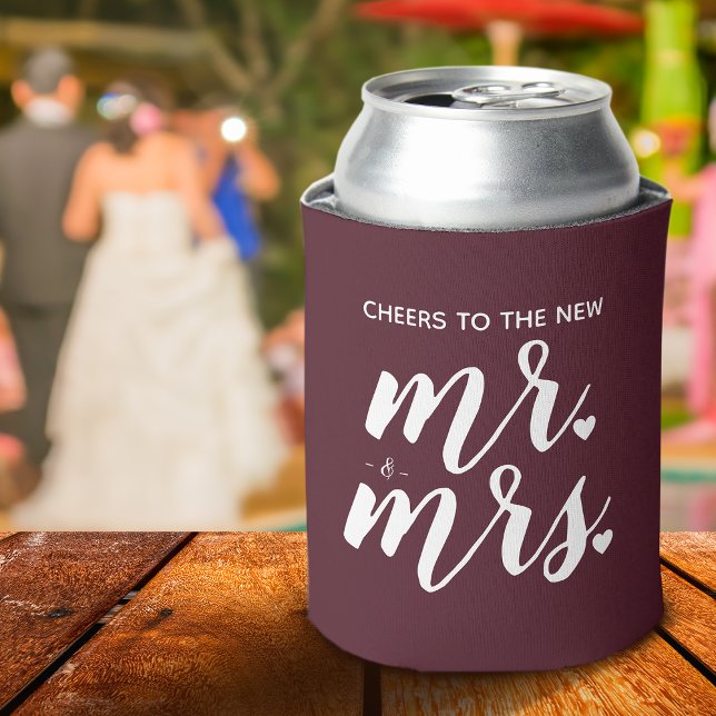 Burgund bejubelt den neuen Herrn & Mrs. Wedding Dosenkühler (Cheers To The New Mr. & Mrs. Wedding Can Cooler)