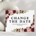 Burgund Blush Floral ändern Datum Ankündigungspostkarte<br><div class="desc">Der rustikale Garten verändert das Datum der Hochzeitspostkarten mit einem schicken, weißen Hintergrund, der in jede Farbe geändert werden kann, mit einer Reihe von marsalafroten, bordeauxroten und rot-rosa Blume und einem modernen rett der neuen Datumsvorlage. Für weitere Personalisierungen klicken Sie bitte auf die Schaltfläche "Anpassen", um diese Vorlage zu ändern....</div>