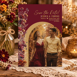 Burgund-Boho-Chic-Wildblumen-Bogen-Foto-Hochzeit Save The Date