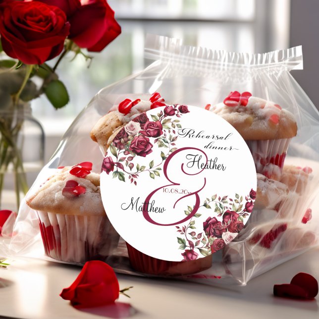 Burgund Floral Moderne Probe Dinner Hochzeit Runder Aufkleber (Von Creator hochgeladen)