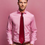 Burgund - mit Monogramm Krawatte<br><div class="desc">Die bordeauxfarbene mit Monogramm Krawatte bietet ein klassisches und elegantes Aussehen. Jetzt können Sie es einfach mit Ihrem Monogramm anpassen. Entworfen von Alma Wad.</div>