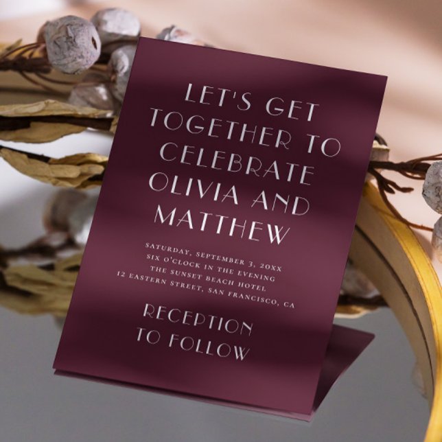 Burgund moderne Typografie minimalistische Hochzei Einladung (Von Creator hochgeladen)