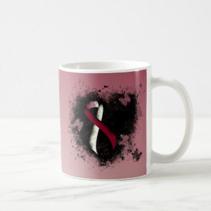 Burgund und Elfenbeinküste Grunge Herz Tasse