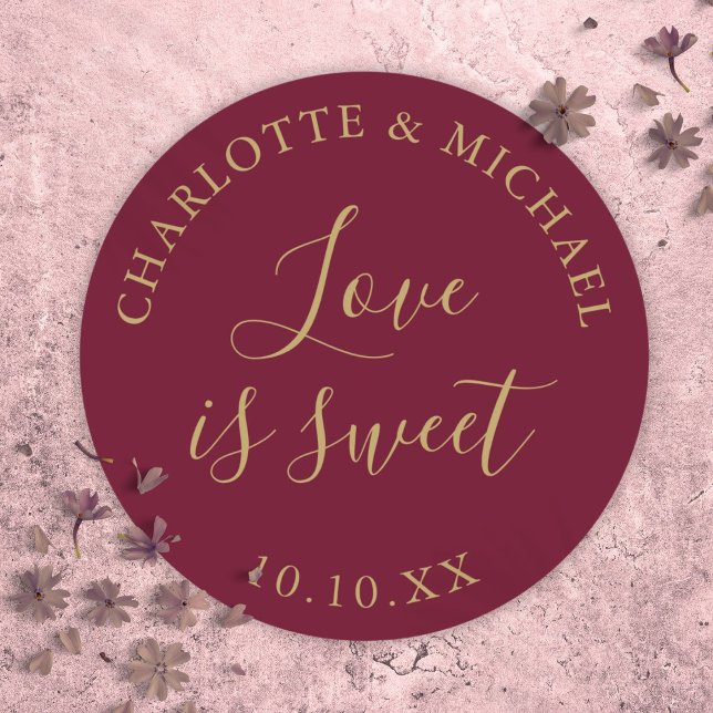 Burgund und Gold Liebe ist süße Gastgeschenk Hochz Runder Aufkleber (Burgundy And Gold Love Is Sweet Wedding Favor Classic Round Sticker)