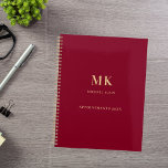 Burgunder Goldname Monogramm 2025 Planer<br><div class="desc">Eine bordeauxfarbene Hintergrundfarbe,  goldener Text. Personalisieren und fügen Sie Ihren Vornamen,  Monogramm Initialen und vollständigen Namen,  ein Titeljahr 2025 (oder ein Jahr).</div>