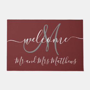 Burgunder-Herr und Frau Monogram Script Wedding Fußmatte