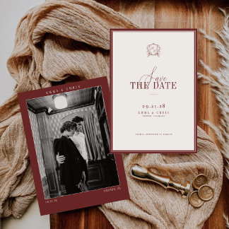 Burgunder Hochzeitsfoto im Vintage-Stil mit altem Save The Date