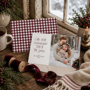 Burgunder-Karo-Neuvermählten-Weihnachtsfoto Feiertagskarte