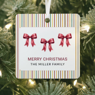 Burgunder Schleifen Streifen Familienweihnachten Ornament Aus Metall