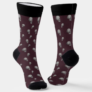 Burgunder-Totenkopf-Halloween-Socken mit Namen Socken