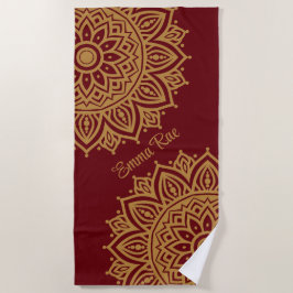 Burgunder Wein & Gold Mandala Blume Strandtuch
