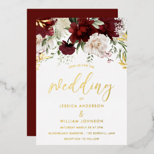 Burgunderrote und weiße florale Hochzeit Gold Folieneinladung