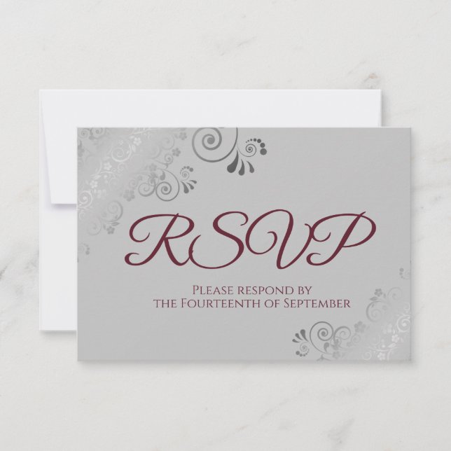 Burgundy auf Gray Elegant Silver Lace Wedding RSVP Karte (Vorderseite)