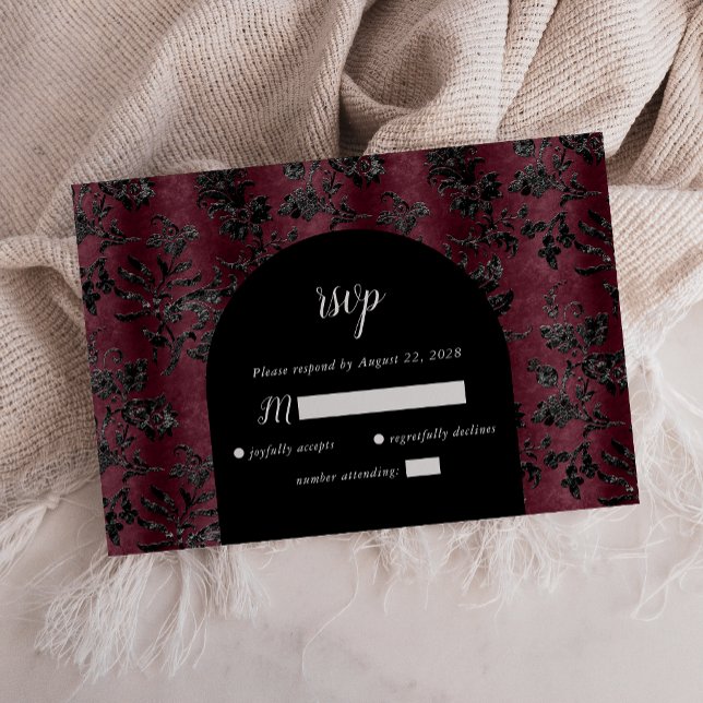 Burgundy Black Damask Arch Dark Moody Wedding RSVP Karte (Von Creator hochgeladen)
