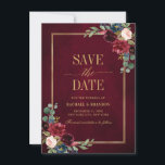 Burgundy Blauer Navy Blauer Goldrahmen Save the Da<br><div class="desc">Aquarellbordeauxrot rot blütenrosa Blumenkarton Save the Date mit Goldrahmen und goldener Schrift mit grünem botanischem Blattwerk und Eukalyptus-Blätter im marineblauen Hintergrund. Dieses schöne, einfach zu anpassende Design kann leicht mit Ihren Hochzeitsfarben, Stilen und Thema übereinstimmen und ist die perfekte Wahl für Herbst- oder Winterhochzeiten. Sie können mehr passende Designs in...</div>