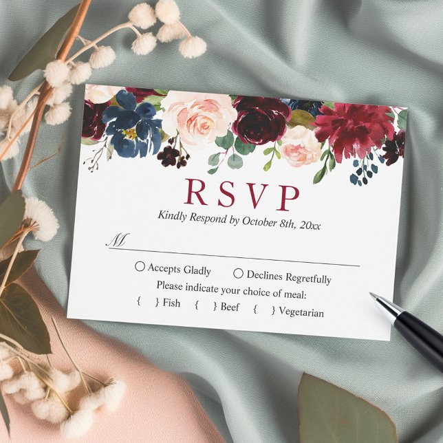 Burgundy Bloom Blush Blue Floral Wedding RSVP Karte (Von Creator hochgeladen)