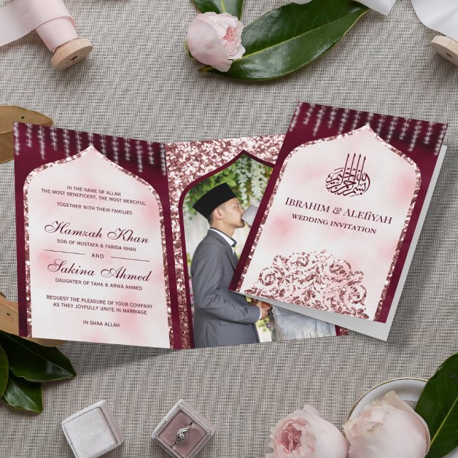 Burgundy Blush Pink Glitzer Islamische Arch-Hochze Einladung (Von Creator hochgeladen)