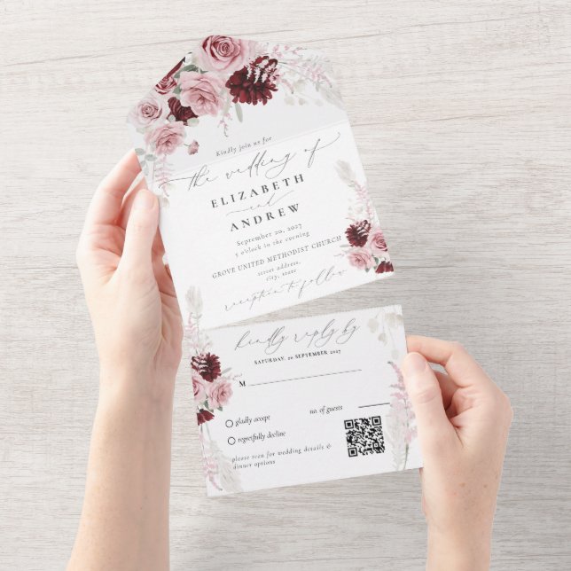 Burgundy Blush Pink Roses Floral QR Code Hochzeit All In One Einladung (Abreißen)