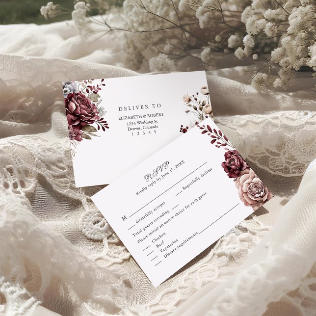 Burgundy Boho Floral Wedding RSVP Card Karte (Burgundy Boho Floral Wedding RSVP Card surrounded with wedding decoration and white flowers)