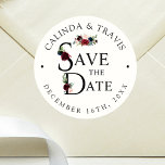 Burgundy Bouquet | Save the Date Hochzeit Runder Aufkleber<br><div class="desc">Ein einzigartiges, blumengeschmücktes Set von Save the Date Aufklebern, speziell auf Ihre zukünftige Hochzeit zugeschnitten. Diese Aufkleber sind ein Single der großen Burgundy Bouquet Hochzeitskollektion. Besuchen Sie die Kollektion oder den Shop für Farbdschungel, um mehr passende Artikel zu sehen. Alle Elemente dieses Elements sind durch die Anpassungsfunktion entriegelt und anpassbar....</div>