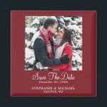 Burgundy Custom Foto Wedding Save the Date Magnet<br><div class="desc">Elegante Burgund Weihnachten Custom Foto Hochzeit speichern Sie das Date Magnet. Personalisieren Sie sich mit Ihrem schönen Bild. Teilen Sie Ihre besonderen Momente während dieser Ferienzeit mit Ihrer Familie und Ihren Freunden. Einfach anzupassen. Bestelle noch heute!</div>