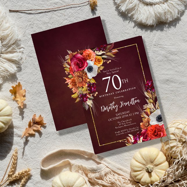 Burgundy Fall Blume Elegantes Skript 70. Geburtsta Einladung (Elegant Fall Flowers Pop Against a Burgundy Background on an Autumn Floral 70th Birthday Invitation)