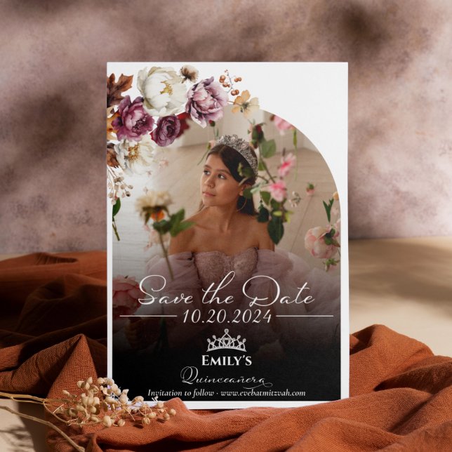 Burgundy Fall Quinceanera Foto Save the Date Einladung (Von Creator hochgeladen)