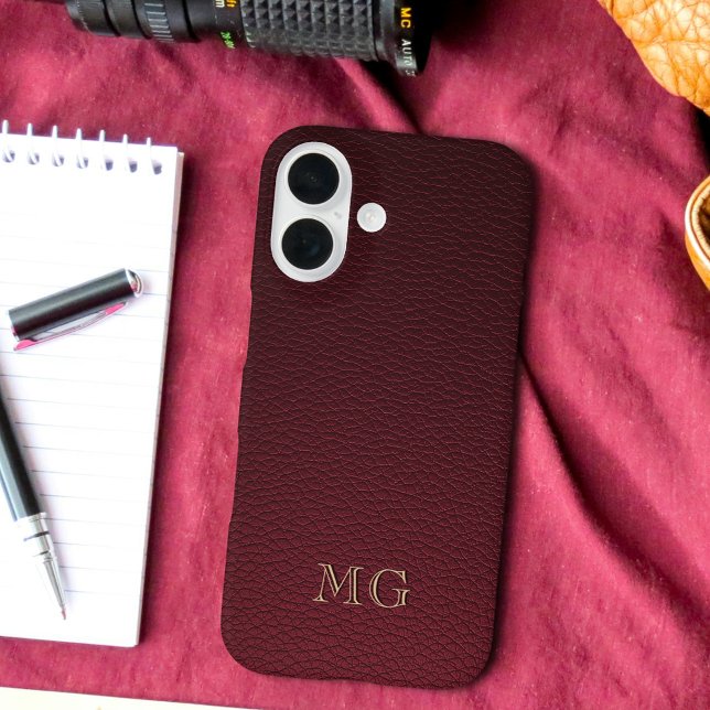 Burgundy Faux Leather and Gold Monogram Initials Case-Mate iPhone Hülle (Von Creator hochgeladen)